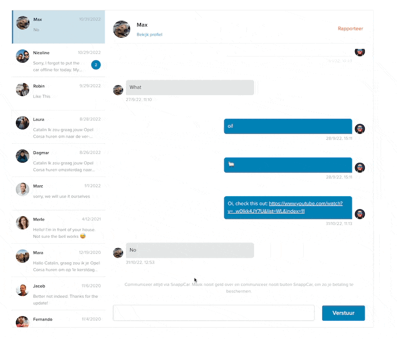 Animation showing the Chat on Desktop