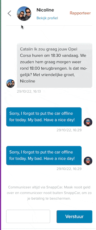 Animation showing the Chat on Mobile